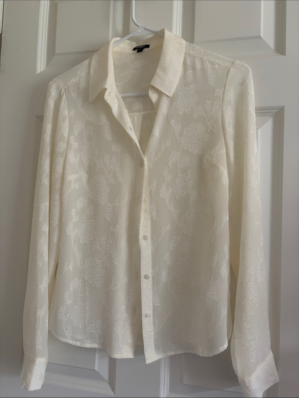 NWOT-Express Cream Portfino Button-Down Jacquard Blouse